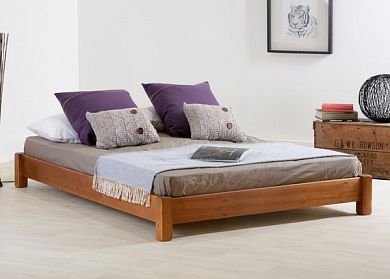 Кровать из массива Kate