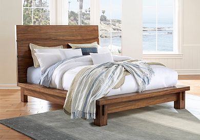 Кровать из массива Tura